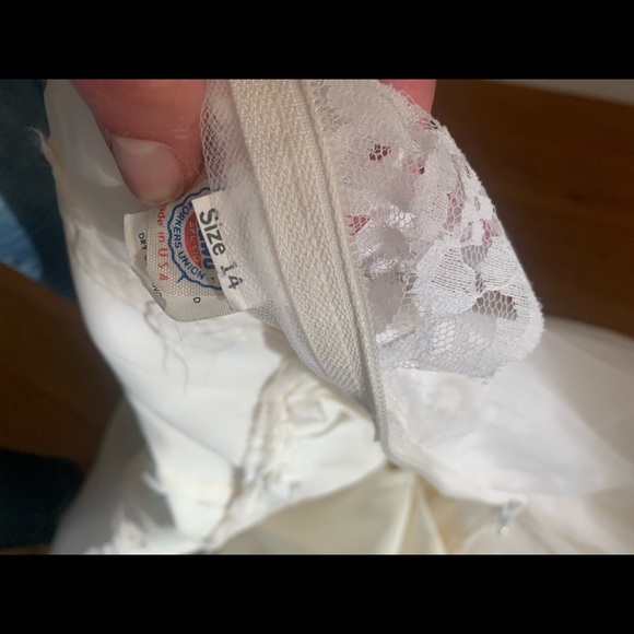 Vintage 1970’s Wedding Dress - Picture 9 of 9